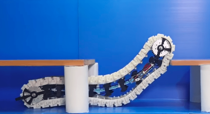 Посмотрите, как ползает гибкий робот-гусеница