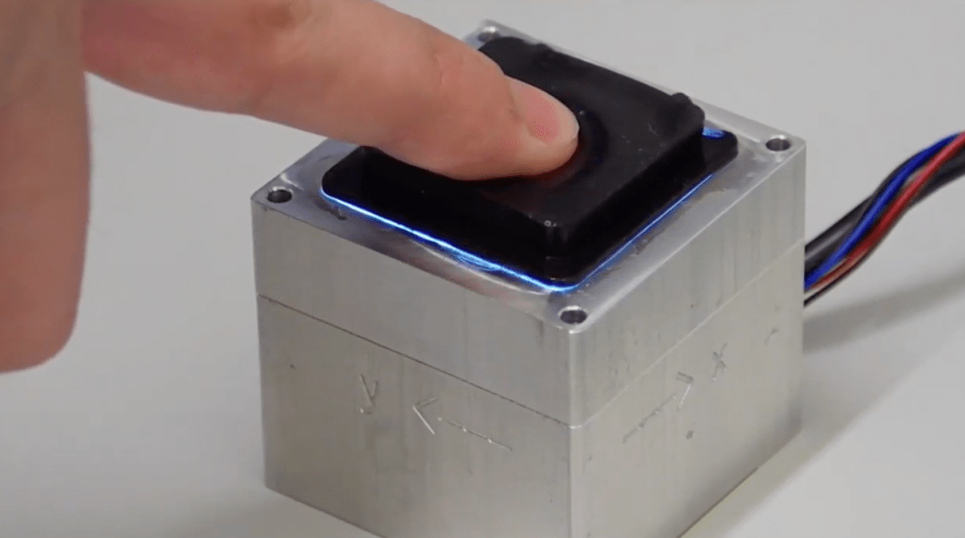 Новый биосенсорный датчик позволит роботам «чувствовать»