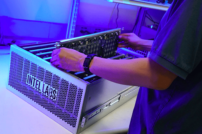 Intel выпустила нейроморфную вычислительную систему