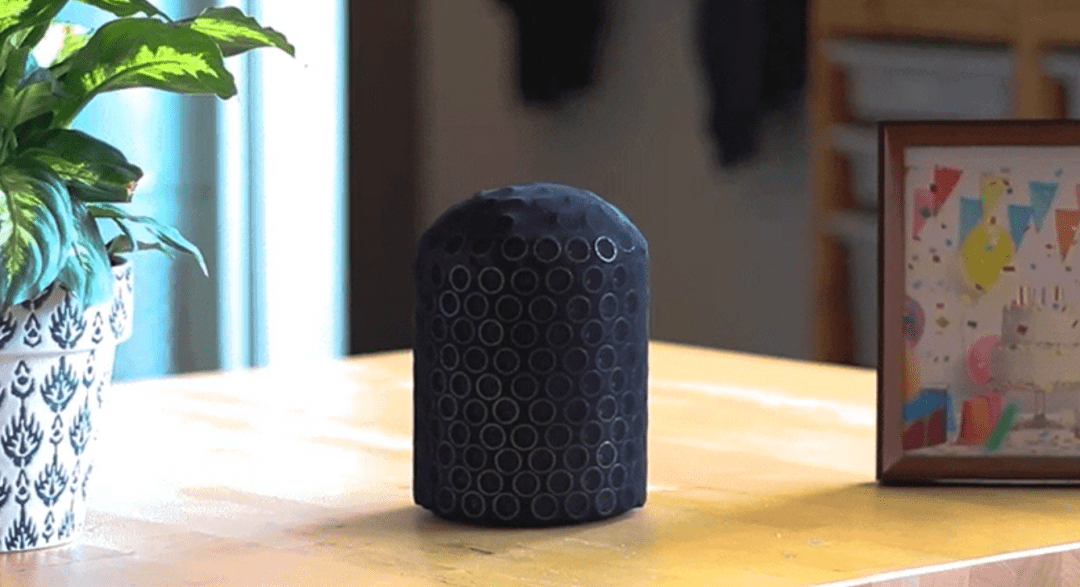 Умную колонку научили чревовещанию