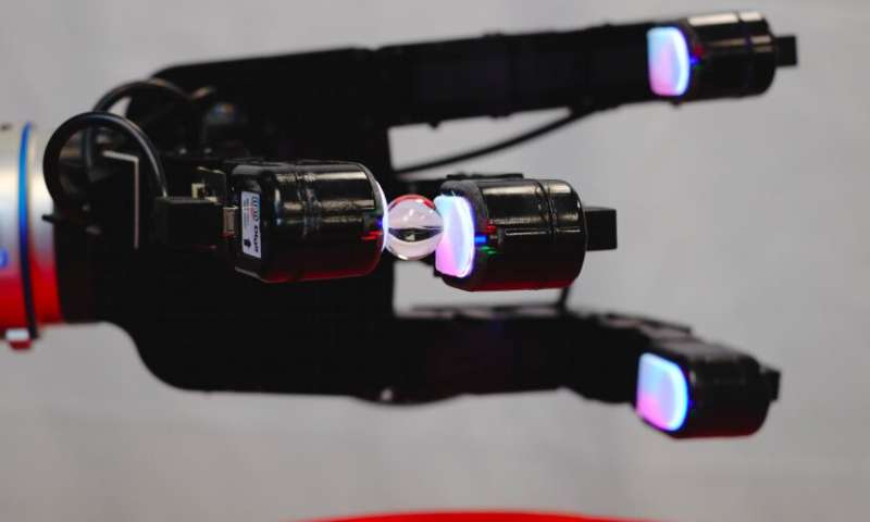 Тактильный датчик высокого разрешения для роборук