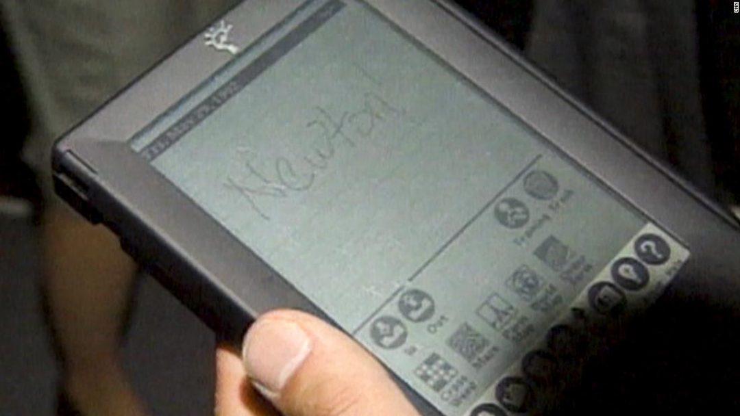 [Посмотрите] Первый планшет Apple, который вышел в 1992 году