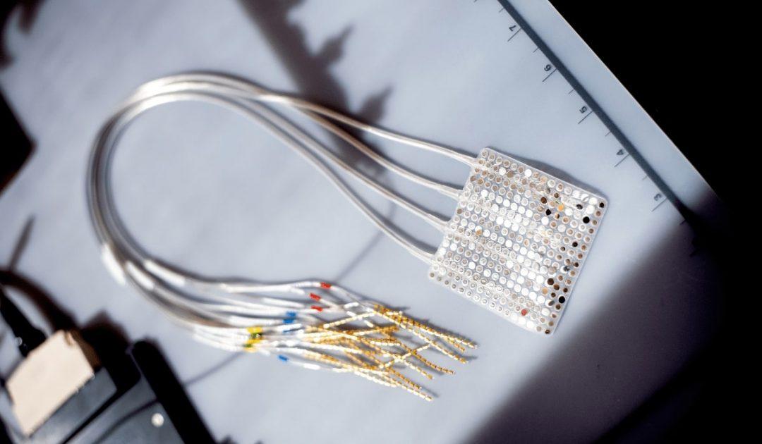 Новый нейроинтерфейс поможет парализованным людям