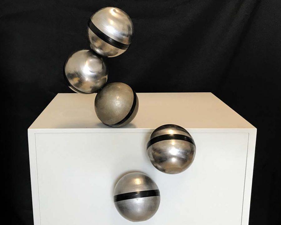 Посмотрите: роботы-сферы собираются в разные формы