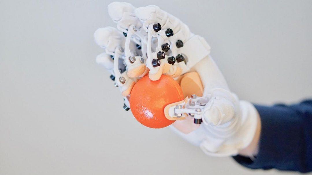 Создали перчатку, которая заставляет вас почувствовать себя ребенком