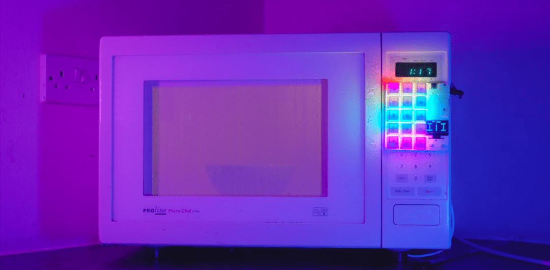 Посмотрите: новая жизнь для микроволновки из начала 2000-х