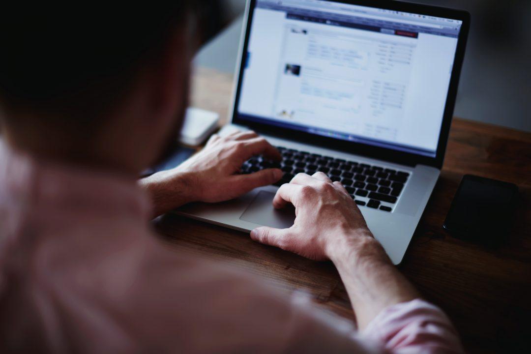 Нейронка находит конфликт интересов в статьях