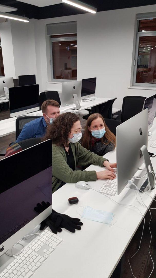 Обучение в ковидный период: собираемся небольшими группами, ходим в масках, всё дезинфицируем и постоянно меряем температуру