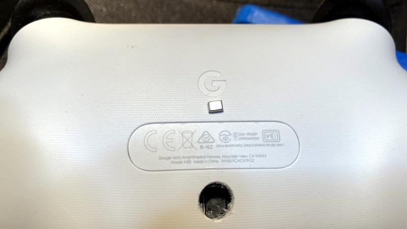 Пользователь высверлил микрофон из Google Stadia