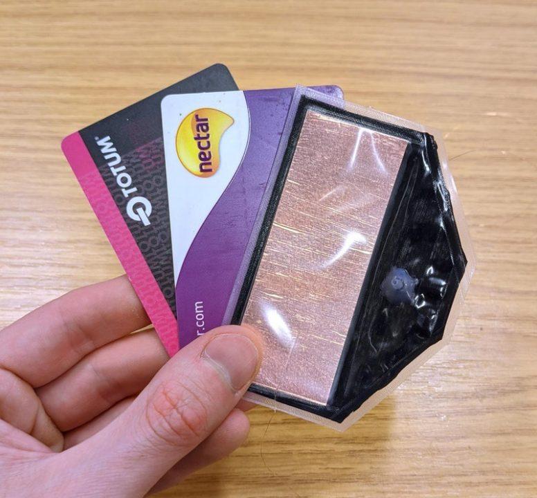 Научились приводить в движение искусственные мышцы без электричества