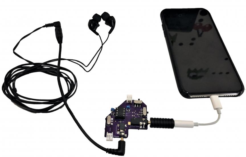 [Изобрели] адаптер, которые превращает любые наушники в «умные»