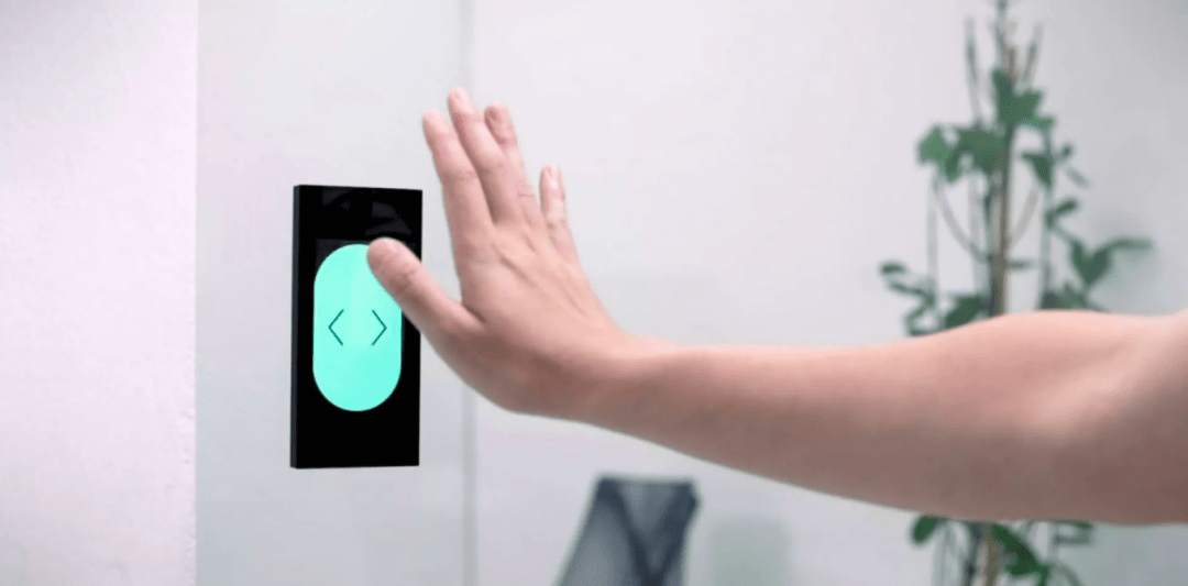 Сделали бесконтактную дверь