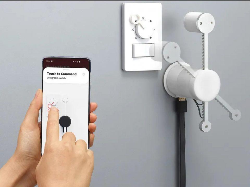 Придумали манипулятор, который делает обычное устройство умным