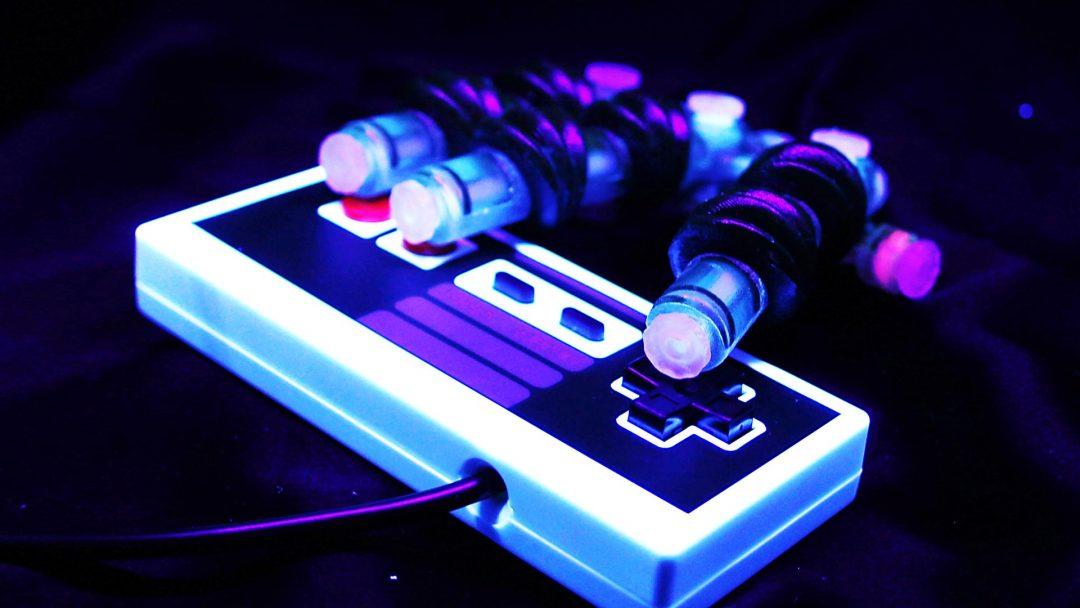 Посмотрите: мягкая роборука играет в Super Mario Bros.