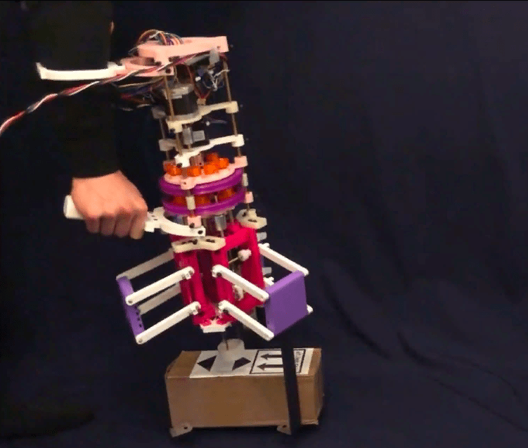 Посмотрите: универсальный захват для различных предметов