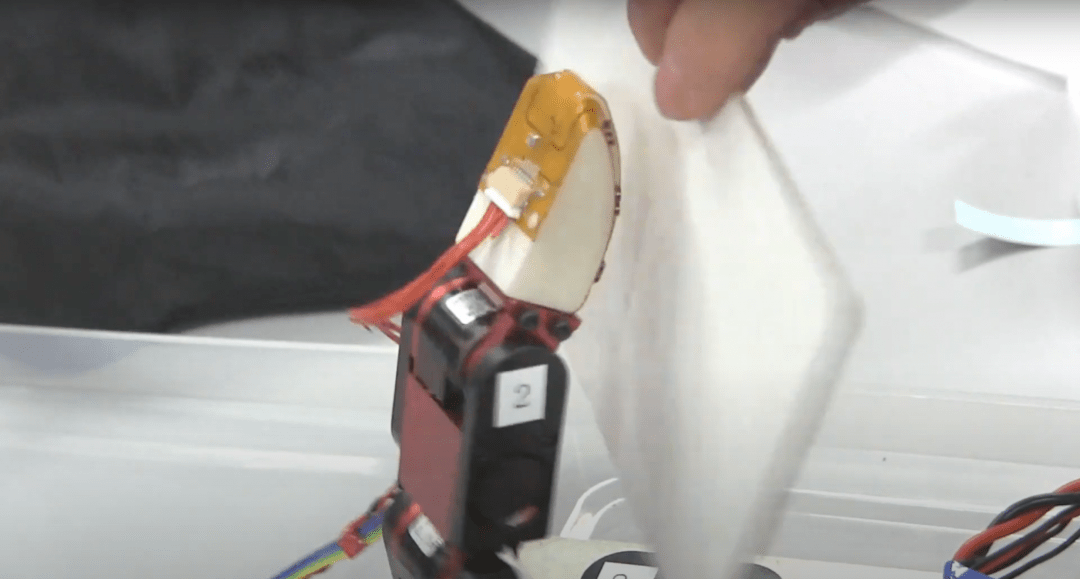 Посмотрите: система предварительного захвата с датчиком приближения