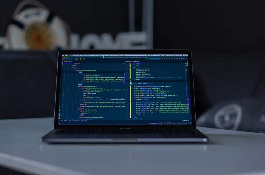 Новая модель ищет и исправляет ошибки в коде с помощью глубокого обучения