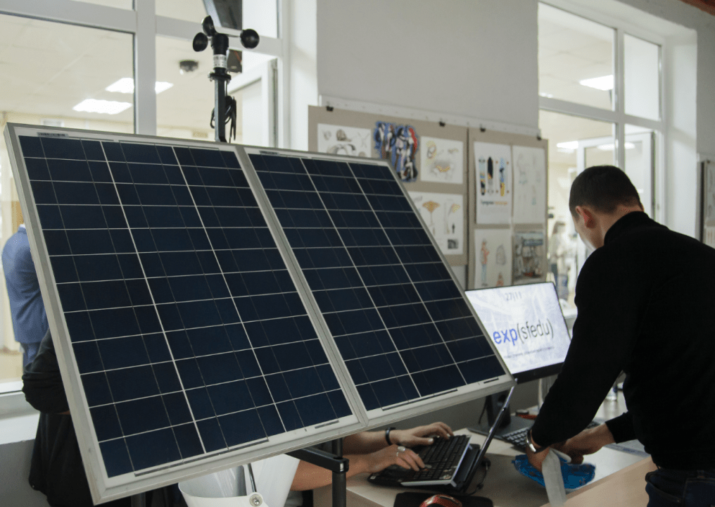 В России разработали солнечно-ветровую установку