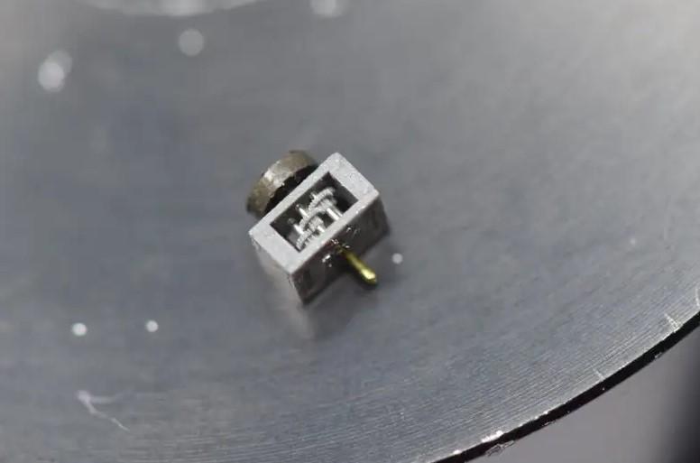 Разработали крошечную коробку передач для микророботов