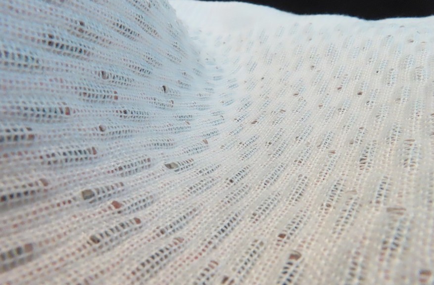 Сделали электронный текстиль с солнечными элементами, от которых можно заряжать устройства