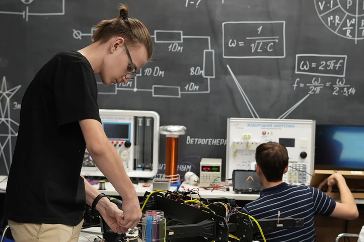 Российский студент сделал дрон для проверки рельсов железных дорог