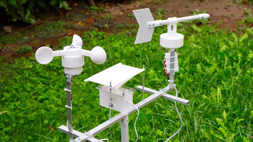 Инженер-любитель собрал самодельную метеостанцию