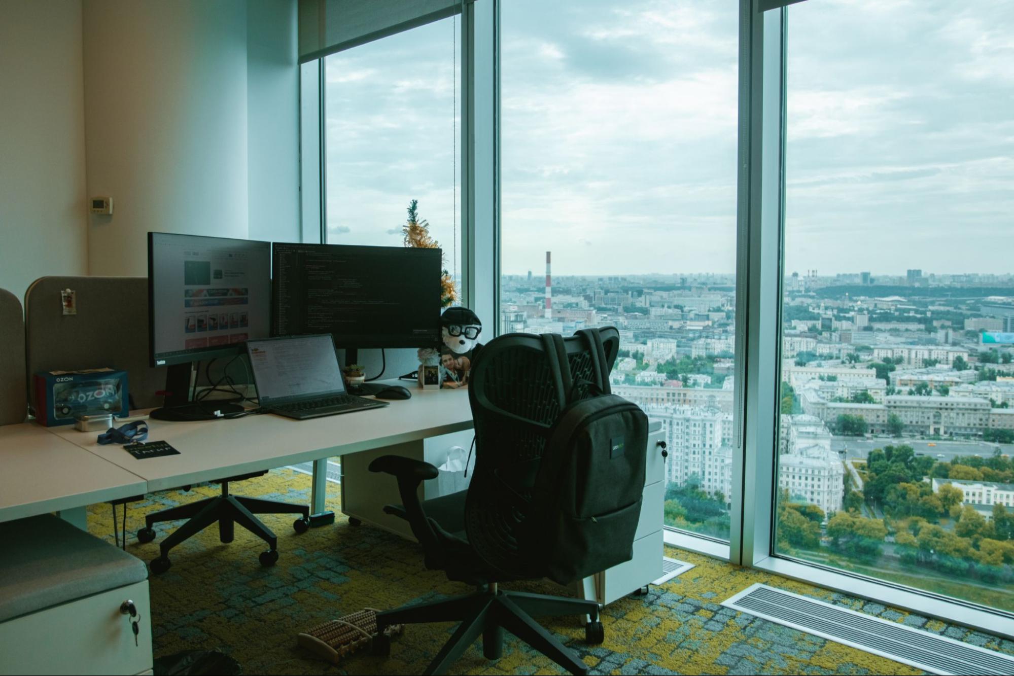 «Я прочитал статью в „Коде“ и пошёл работать аналитиком»