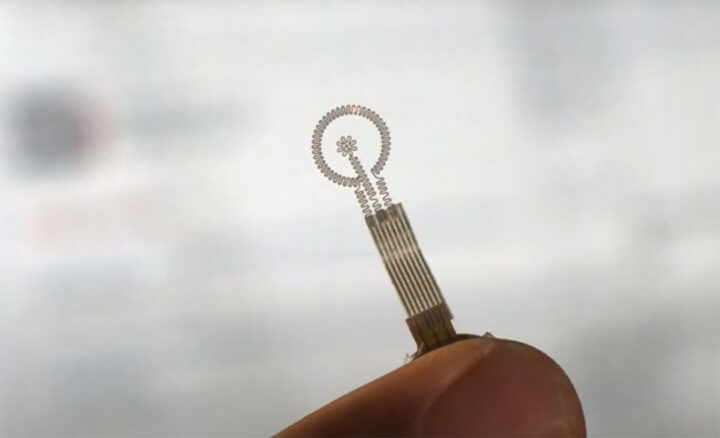 Разработали электронную повязку, которая ускоряет заживление раны на 30%, а после растворяется в организме