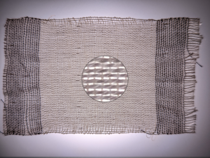 Создали ткань, которая меняет форму при нагревании