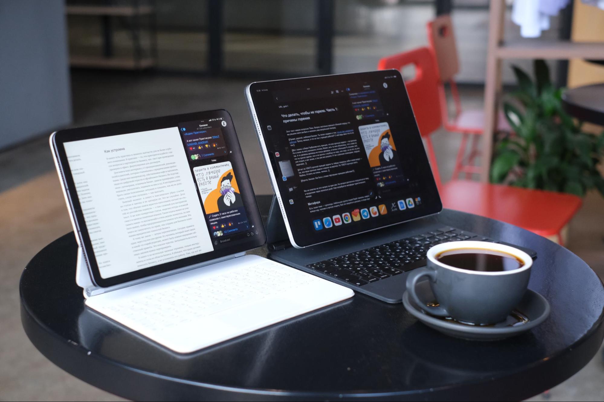 И на маленьком, и на большом Айпаде комфортно размещаются два окна: одно узкое сбоку, второе широкое. Размер экрана влияет только на размер текста