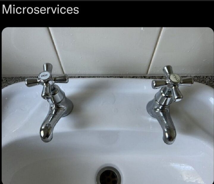 Пояснительная бригада: микросервисы