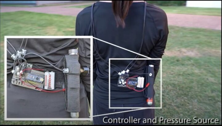 Сделали носимое устройство, которое незаметно подсказывает пользователю дорогу