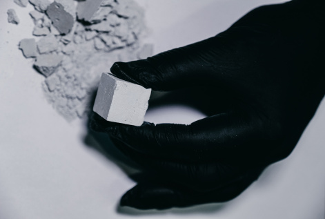 В России придумали, как делать из стеклянных отходов дешёвый и прочный строительный материал