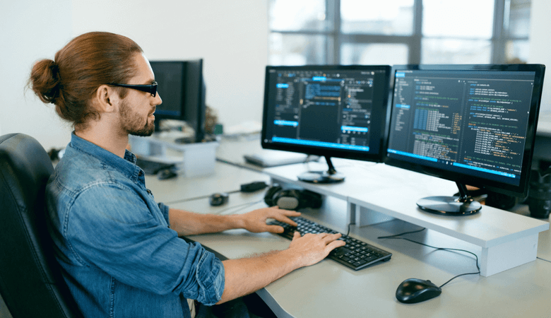 Сколько мониторов нужно программисту для работы